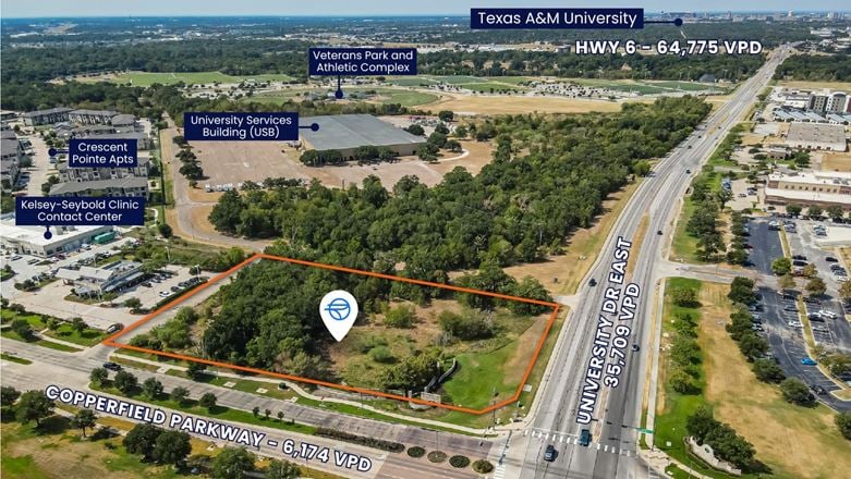 Preview of Retail space for Rent at 398 University Drive East