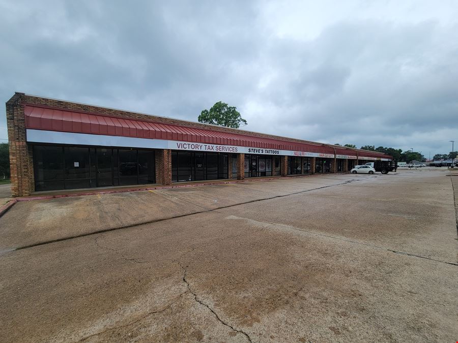 1,102 SF Retail Space Available | Heritage Square Shopping Center