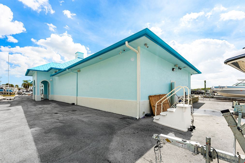 250 and 300 SW Monterey Road