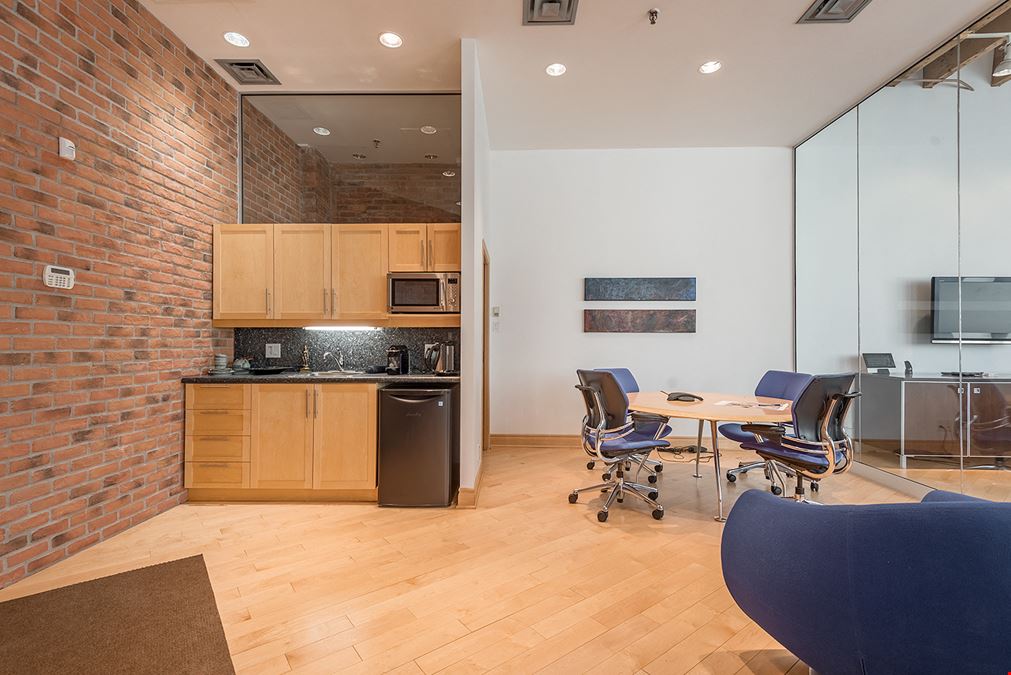 329, de la Commune, Montréal