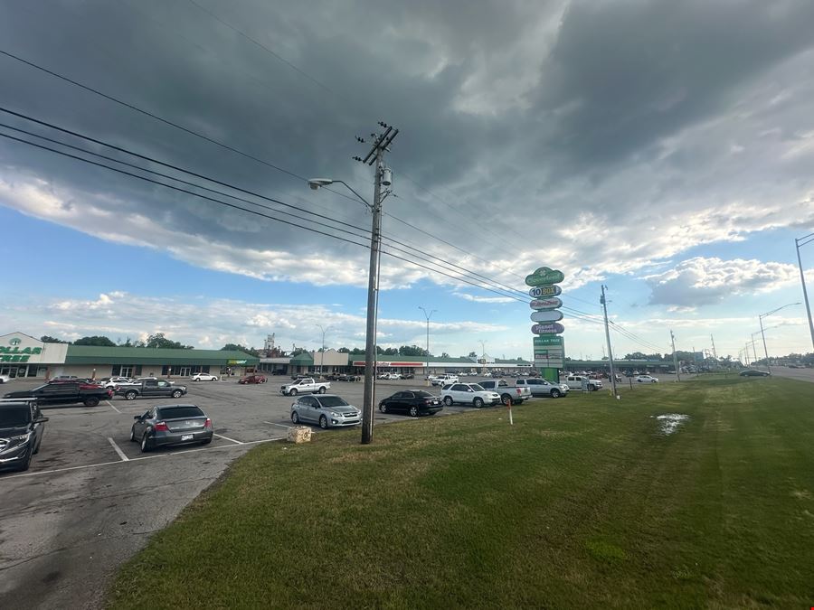 250 Cloverleaf Plaza