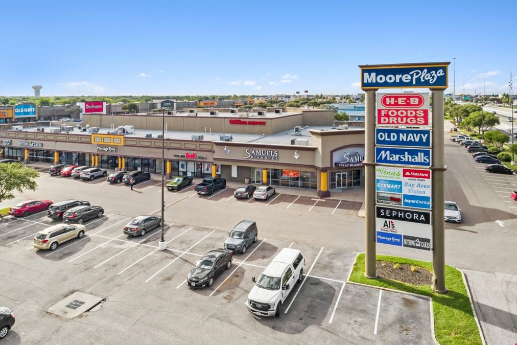 Moore Plaza