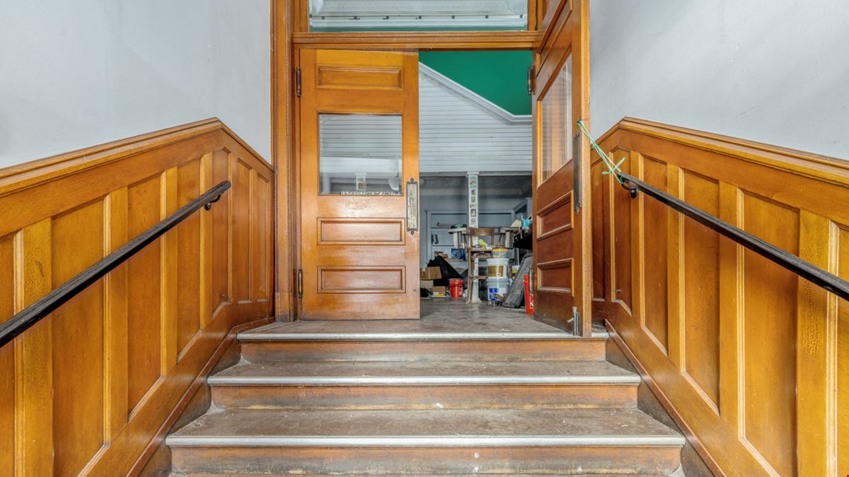 300 E. Ludington St.