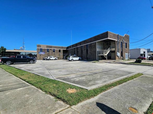 Preview of Office space for Rent at 2315 North Woodlawn Avenue #200