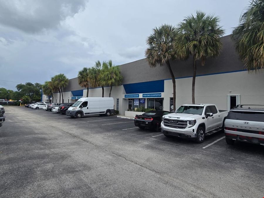 For Lease 100% A/C Office/Warehouse