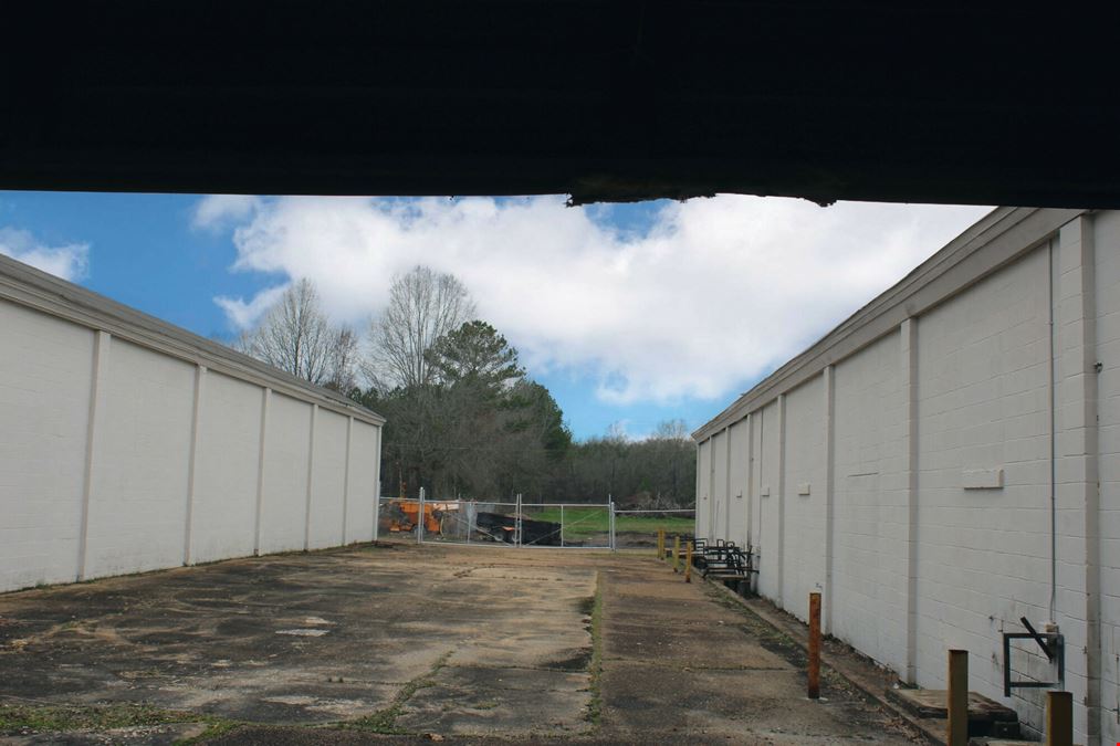 245 Flowood Drive - "The Columns" Buildings