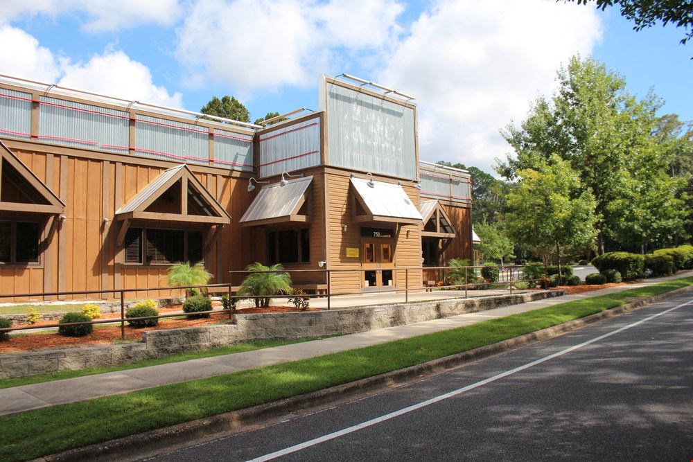 Restaurant Available in Tallahassee, FL | State Capitol