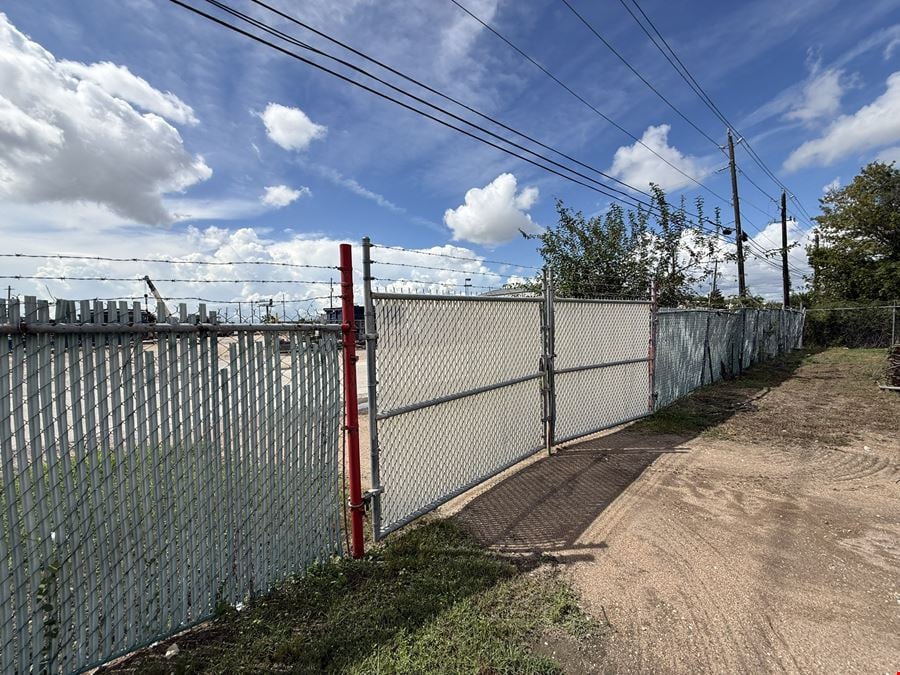 201 N 16th St, La Porte, TX 77571- 5,000 SF IND WAREHOUSE ON +/- 1 ACRE LOT