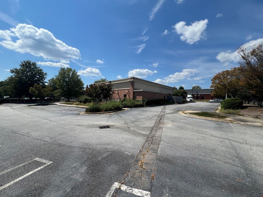 +/-5,192 SF Restaurant - Stonecrest Mall - REO