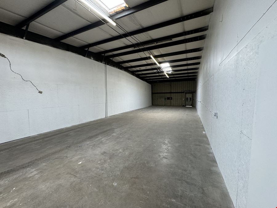 Move-In Ready Office/Warehouse with High Traffic Visibility