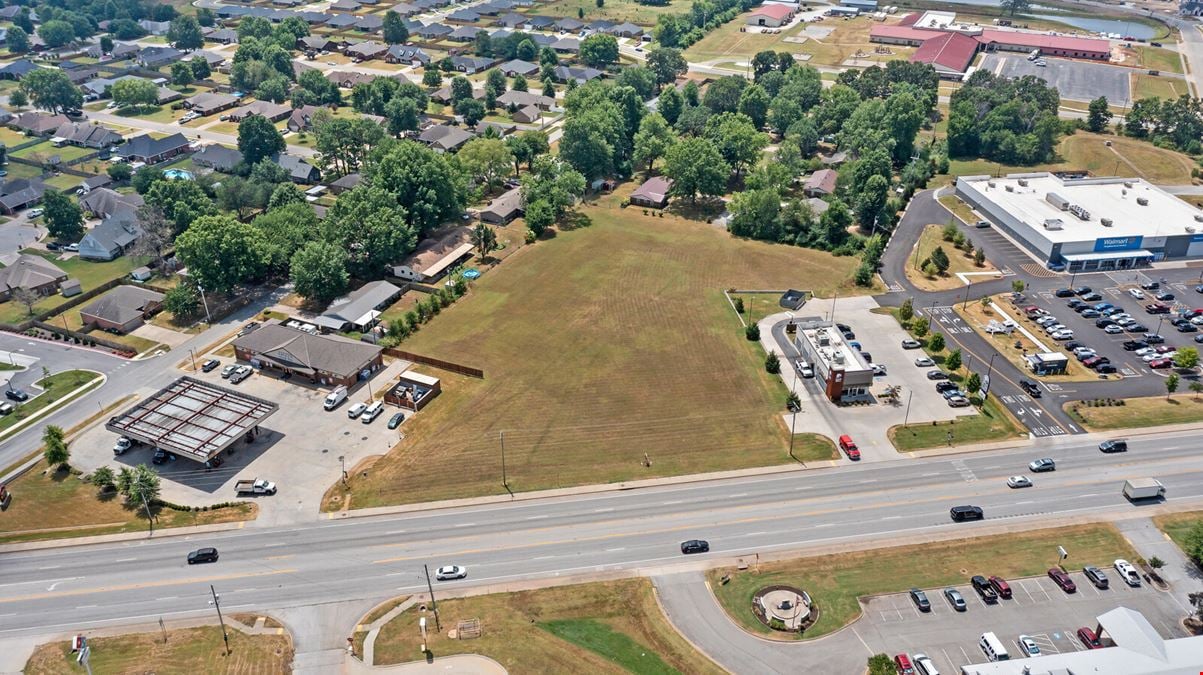 High Visibility Commercial Parcel on Busy W. Main Street!  29K VPD!