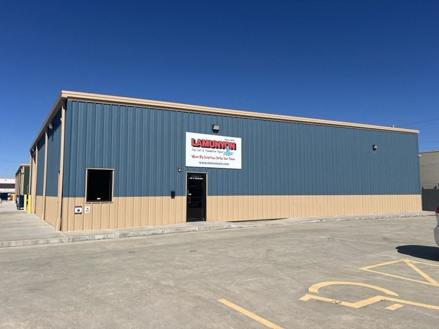 FREE-STANDING WAREHOUSE FOR LEASE