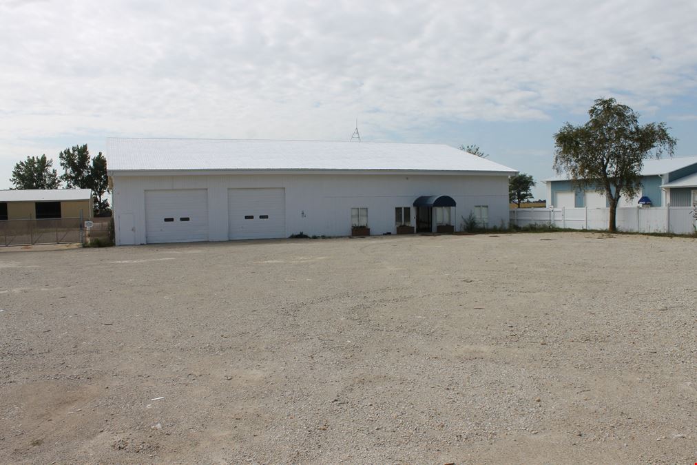 320 W Lincoln Hwy