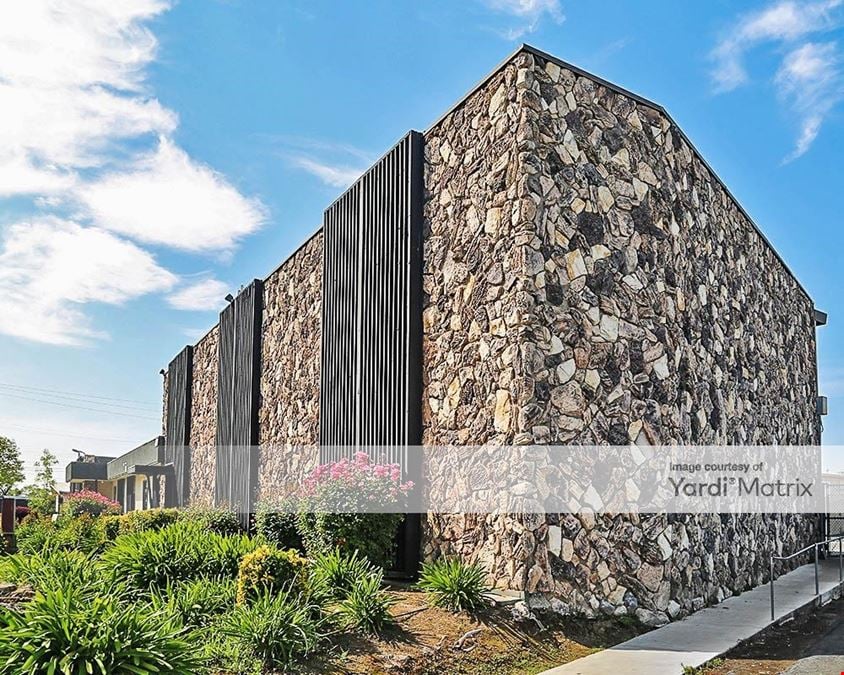 3325 Longview Drive