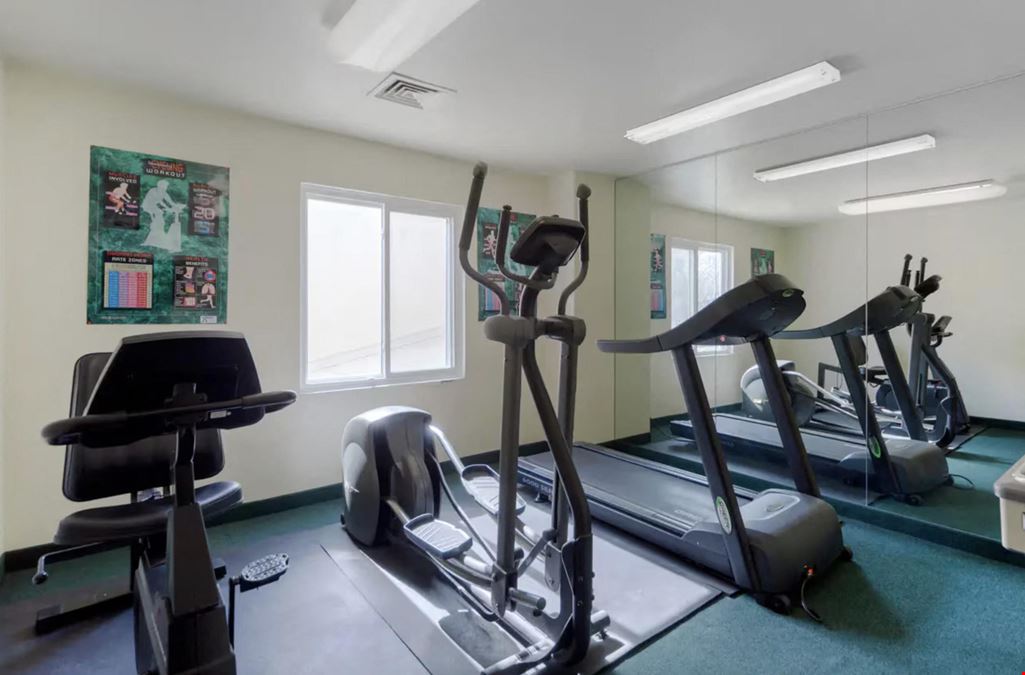 2525 Abbott Dr (Sleep Inn by Choice Hotels Omaha Airport)