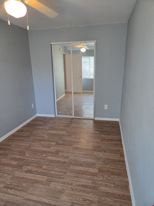 12215 N. San Fernando Rd