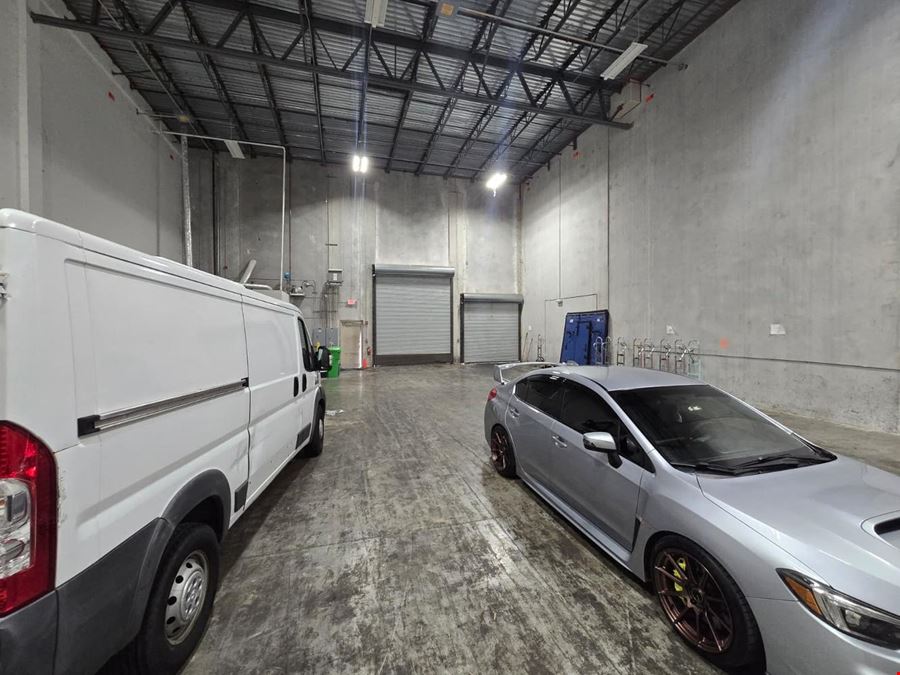 Office/Warehouse 1 Ramp & 1 Dock High Door