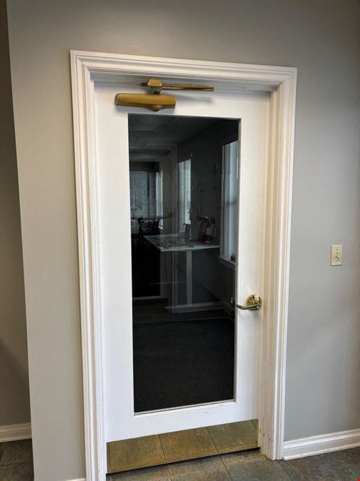 3490 Belle Chase, Lansing Mi | Private Suite 