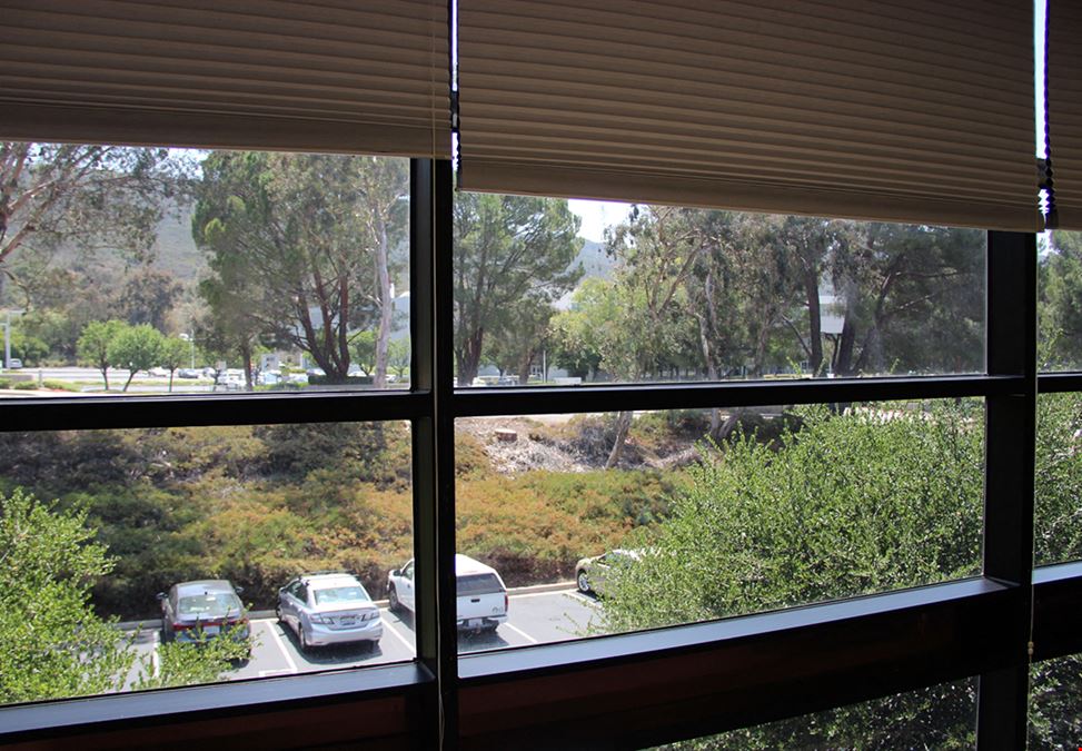 Single Oak Center