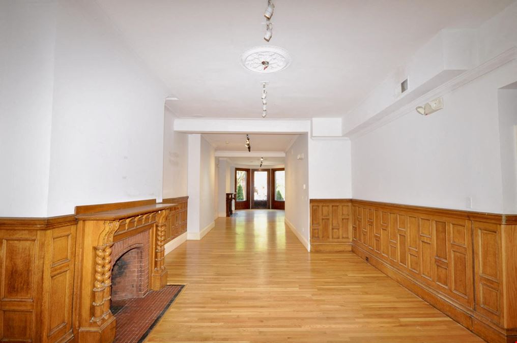 218 Newbury St