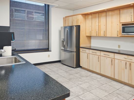 HQ - Waukesha - 259 W Broadway