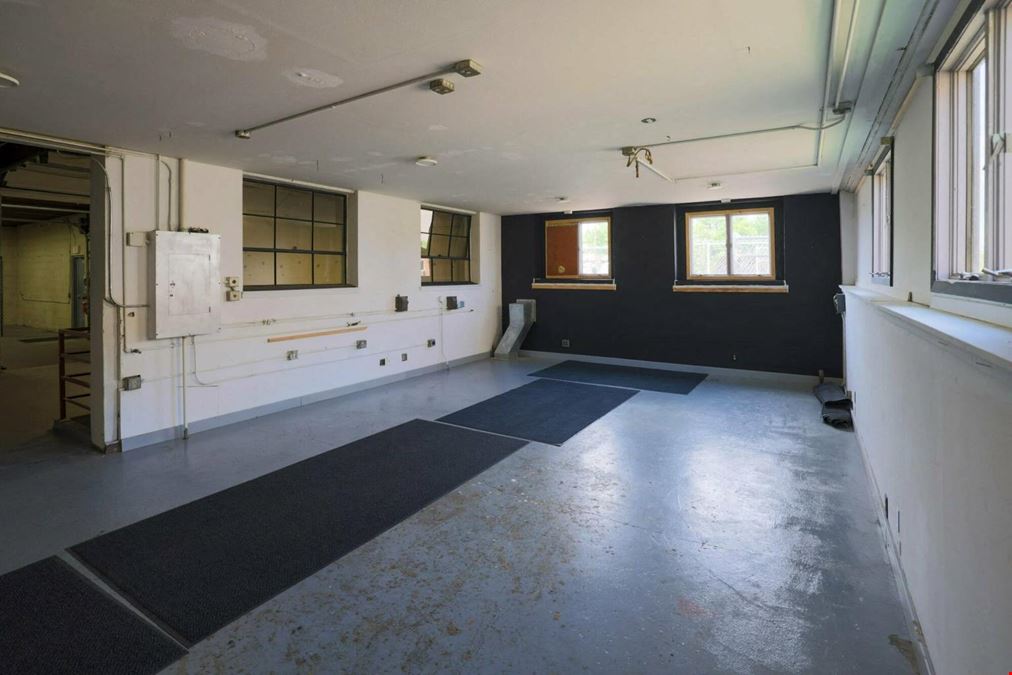 Office-Warehouse-Flex Space For Lease (Outdoor Storage)