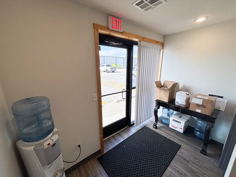 FOR LEASE: Ozark Office/Warehouse Space