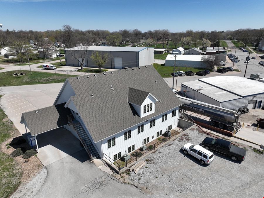 FORMER BANK - FIRTH, NE