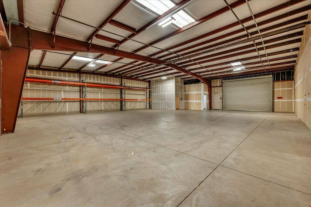 Move-In Ready Office/Warehouse in NW Fresno
