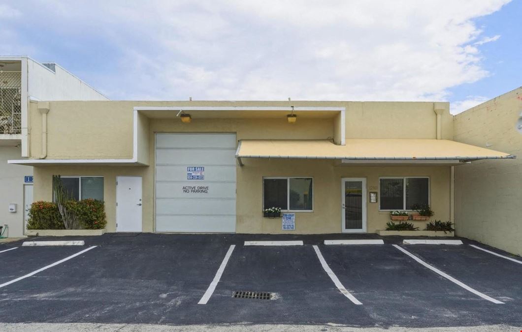 Freestanding fully renovated Flex Space