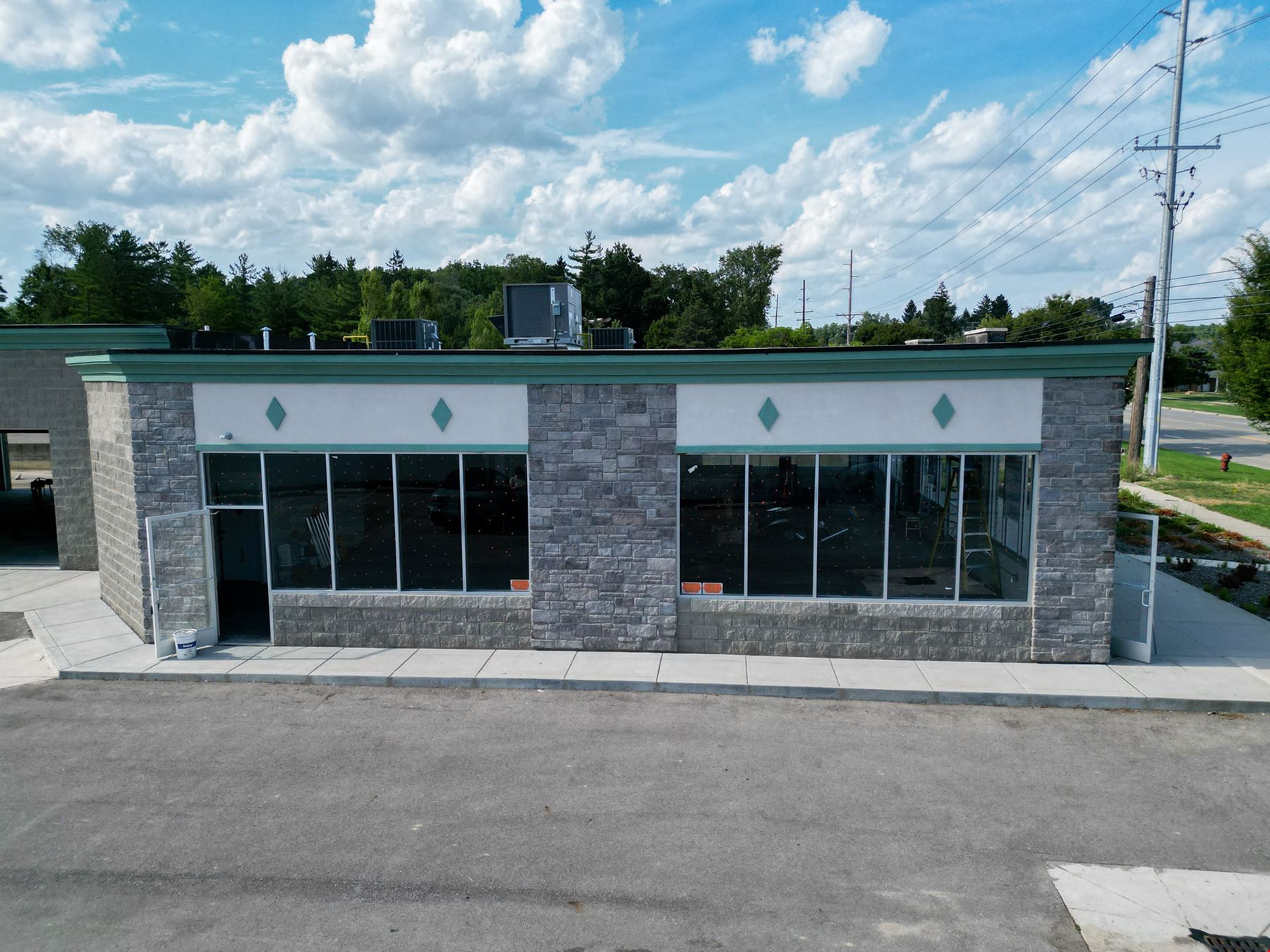 Mechanic Shop & Shopping Center
