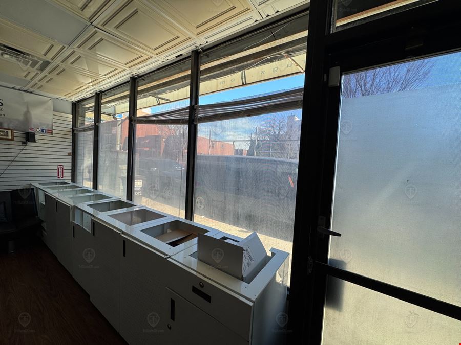 500 SF | 1081 Gates Avenue | Retail/Office Space With Glass Frontage for Lease