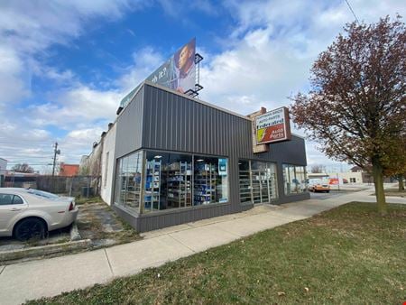 Preview of commercial space at 1517 S Michigan St
