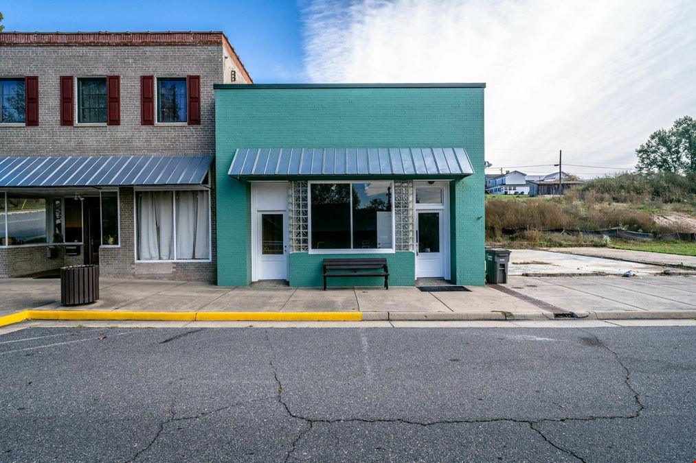 TWO RENOVATED OFFICE SPACES AVAILABLE IN DOWNTOWN SHENANDOAH