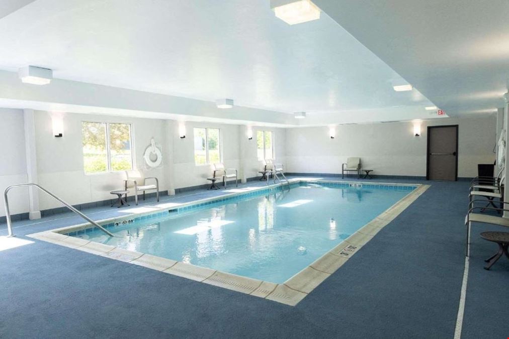 Country Inn & Suites Elizabethtown, KY
