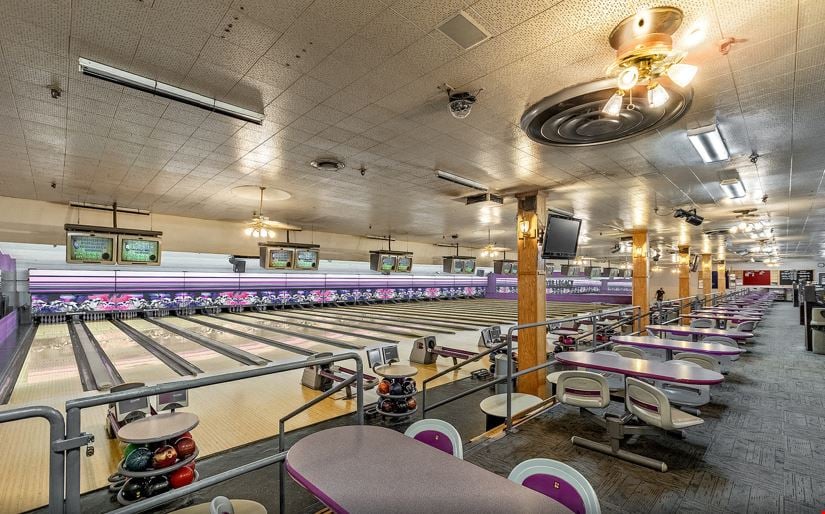 High Sierra Lanes - Bowling