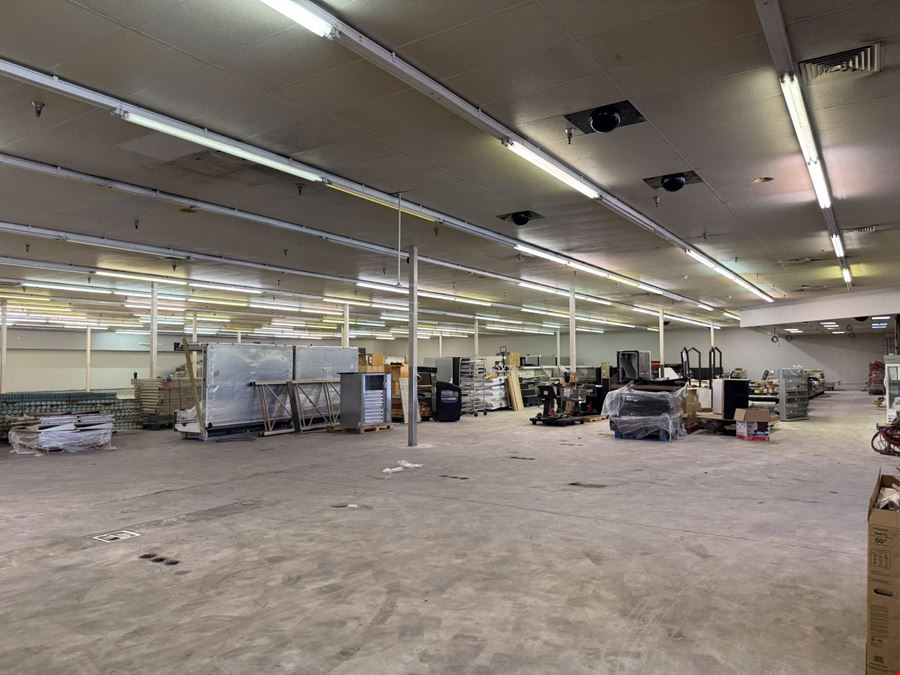 RETAIL BUILDING FOR SALE OR LEASE IN NORTHEAST SPRINGFIELD