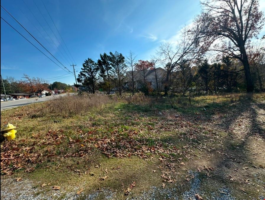 Vacant 1+ acre land at 8476 East Brainerd Road