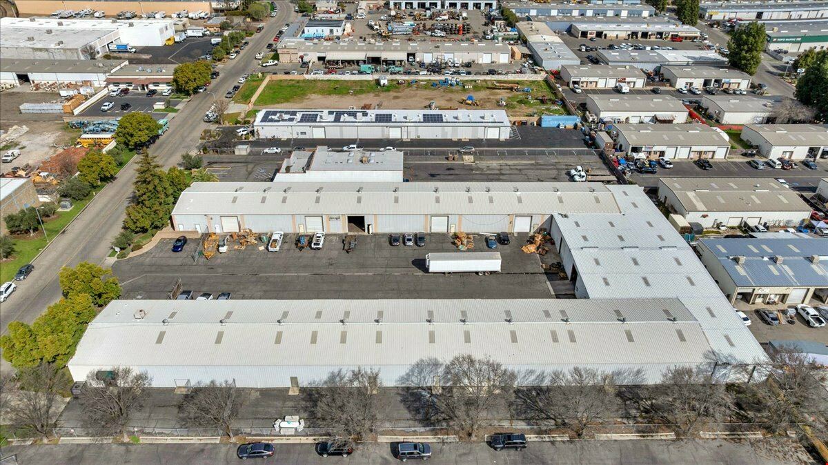 (2) Move-In Ready Office/Warehouse Spaces Near Airport
