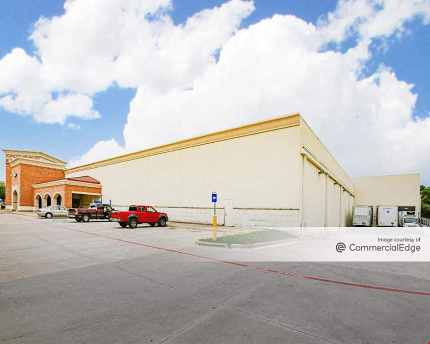 9140 Forest Lane