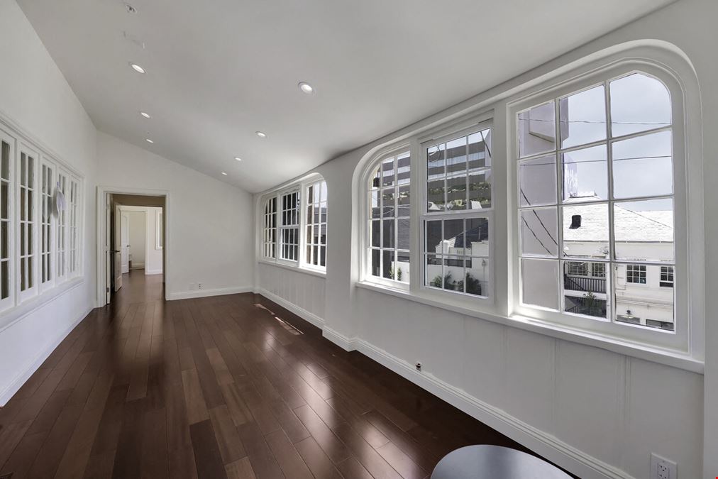 1112 N Sherbourne Dr