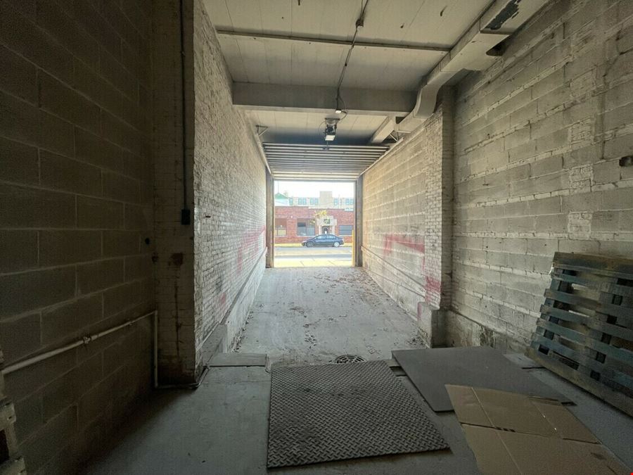 1900 W Hubbard St