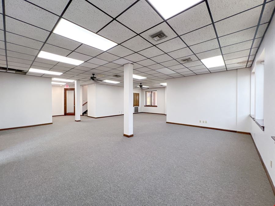 Professional Office Suites Near I-10 and N Causeway Blvd