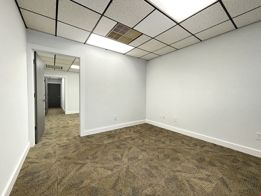 4051 NW 43rd St, Suite 33 - Pine Grove Office Park