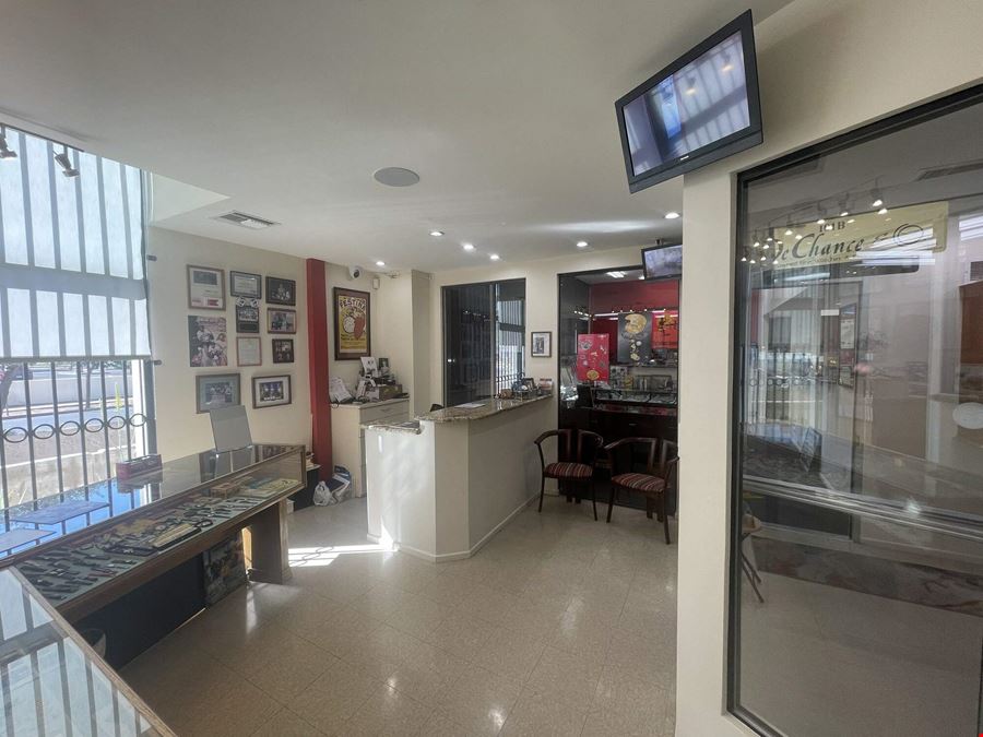 Retail Condo in the Regency on Central