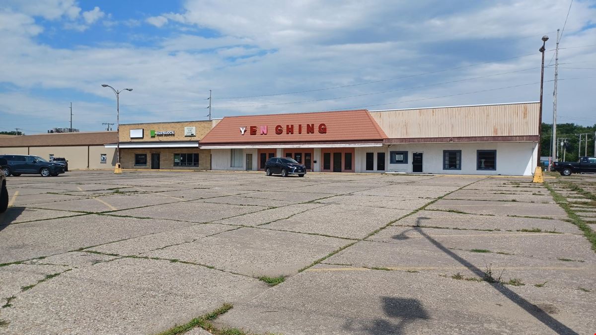 Retail in Clinton