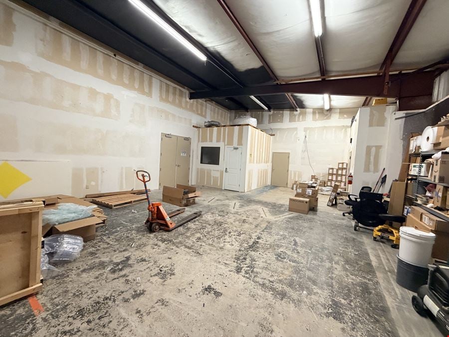 OFFICE / WAREHOUSE FOR LEASE