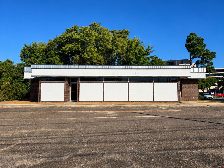 3,760 SF Commercial Building | Sale or Lease