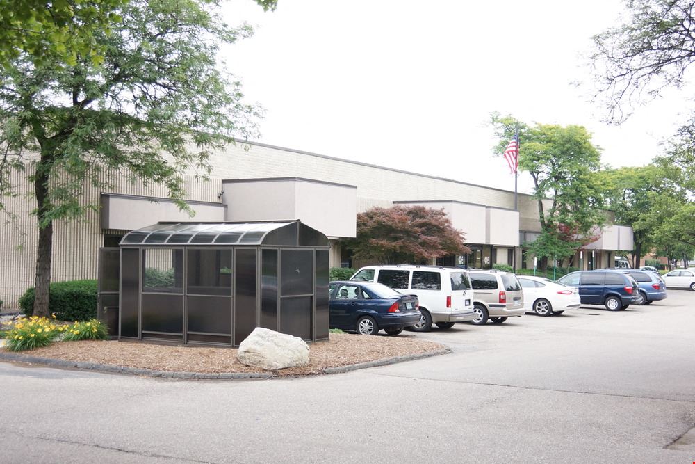 Livonia Metro Plex I