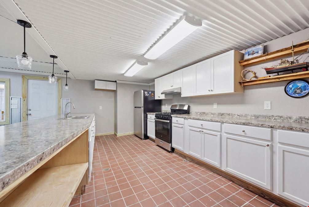 Fishbonz Sandwich Shop and Apartment Rental